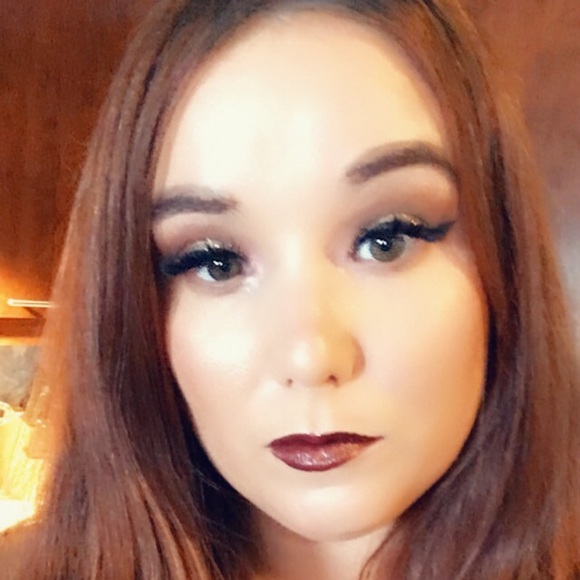 Meet your Posher, Jessica - Picture 1 of 1